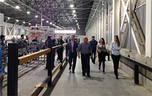 Специалисты аналитического центра при Правительстве РФ посетили АО «Каспийский завод листового стекла» - infork.ru