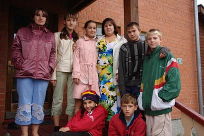 Компания REHAU наполнила теплом и уютом детскую деревню - infork.ru