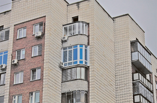 Балконы Бердска: кто во что горазд - infork.ru