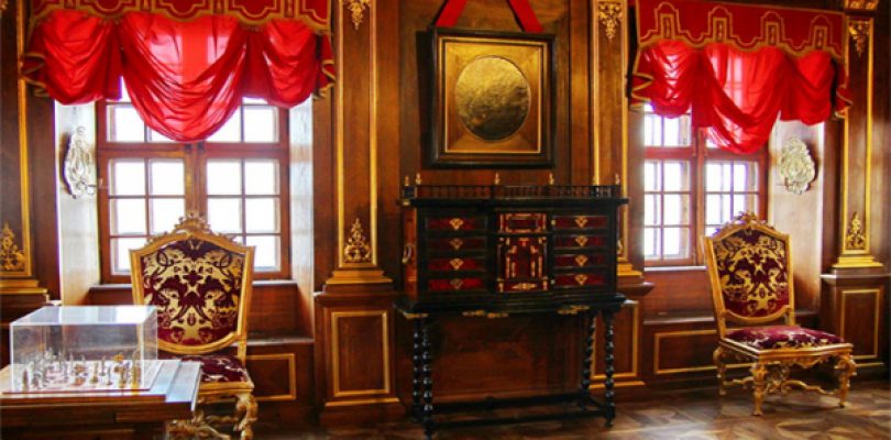 Ремонт окон и дверей Ораниенбаумского дворца Петра III оценен в 37,7 млн рублей