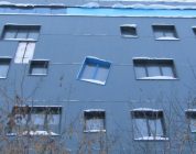 Здание с кривым окном построили в Новосибирске