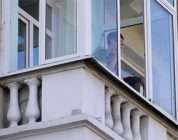 Кемеровчане обеспокоены разрушением балконов с лепниной в центре города