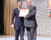 Сотрудник «профайн РУС» награжден почетной грамотой Воскресенского района за многолетнюю работу