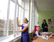 В Пскове завершается программа по остеклению школ «500 окон»