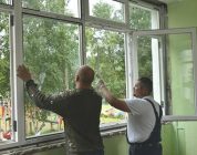 В школах и детских садах Мурманска меняют окна