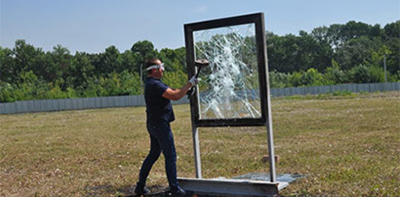 Партнер VEKA Украина провел тренинговую программу «Безопасность и защита ламинированного стекла триплекс, установленного в профиль VEKA»