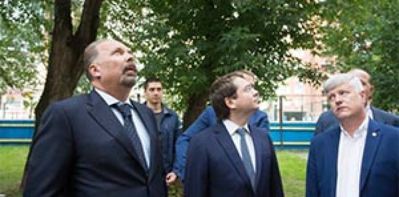 Мень и Чибис раскритиковали в Екатеринбурге балконы