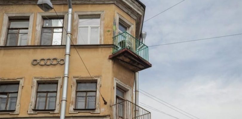 Госжилинспекция неудовлетворительно оценила 2% балконов Петербурга