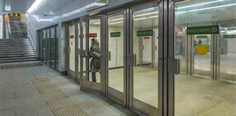 Московское метро обновляет остекление