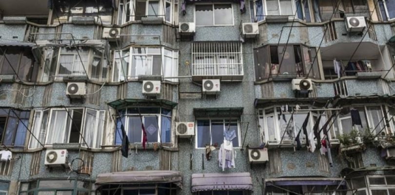 Мэрия Биробиджана намерена сама определять размер, цвет и форму балконов